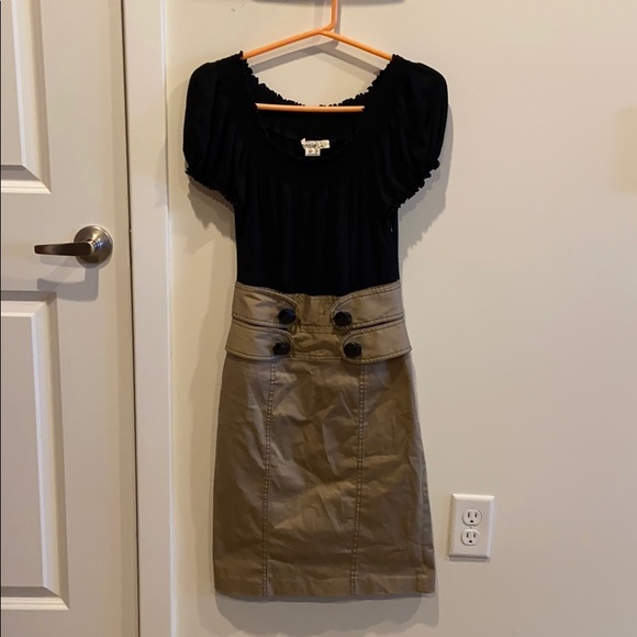 Pencil Dress with Cute Button Details | Size: 2P - Picture 2 of 4